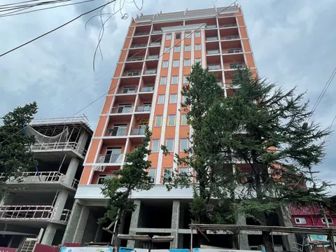 Новый жилой дом в центре города Батуми на ул. Асатиани Квартиры с видом на море и на горы.