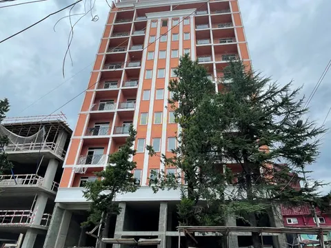 Новый жилой дом в центре города Батуми на ул. Асатиани Квартиры с видом на море и на горы.