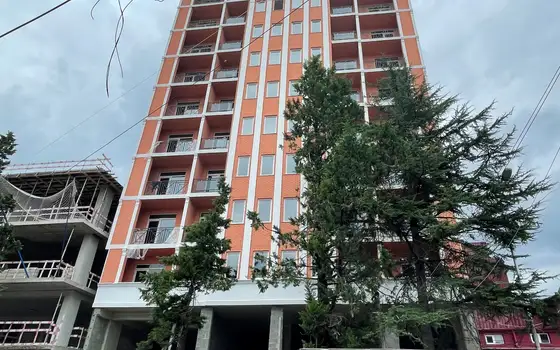 Новый жилой дом в центре города Батуми на ул. Асатиани Квартиры с видом на море и на горы.