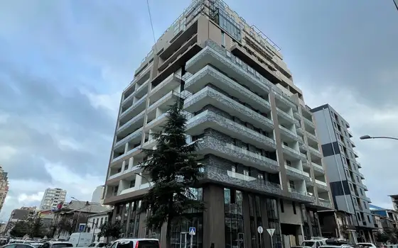 Новый жилой дом в центре города Батуми. Квартиры с видом на море и на горы.