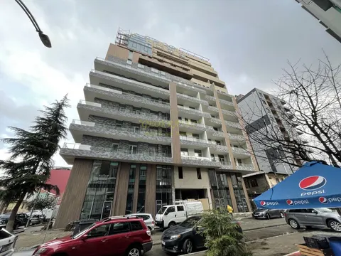 Новый жилой дом в центре города Батуми. Квартиры с видом на море и на горы.