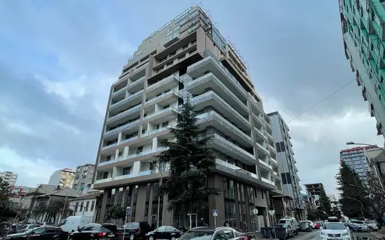 Новый жилой дом в центре города Батуми. Квартиры с видом на море и на горы.