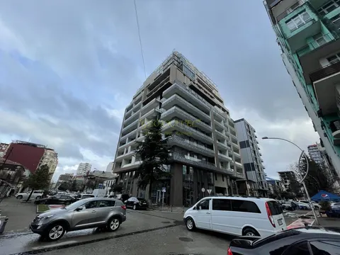 Новый жилой дом в центре города Батуми. Квартиры с видом на море и на горы.