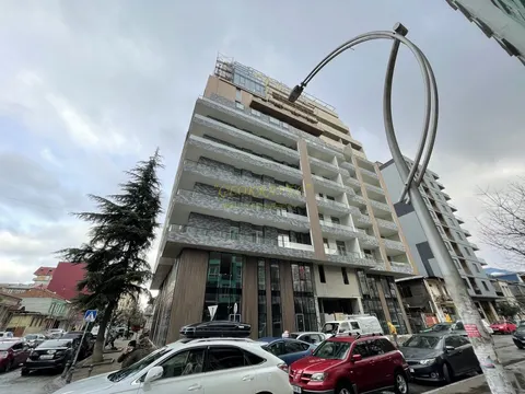 Новый жилой дом в центре города Батуми. Квартиры с видом на море и на горы.