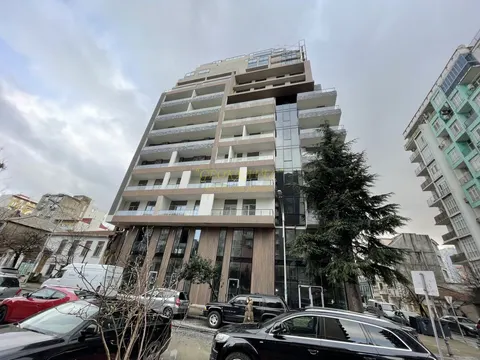 Новый жилой дом в центре города Батуми. Квартиры с видом на море и на горы.