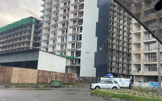 Новый жилой дом гостиничного типа AL MAREу моря на Новом бульваре в Батуми. Апартаменты у моря с видом на море и на горы