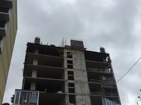 Новый жилой дом гостиничного типа у моря в Махинджаури. Апартаменты с видом на море и на горы.