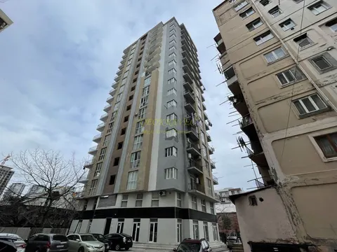 ბინები მშენებლებისგან ახალ საცხოვრებელ სახლში ბათუმში. ბინები ზღვისა და მთების ხედით ბათუმის ფეხბურთის მოედანთან.