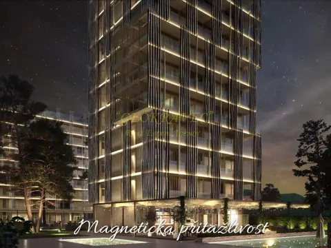 Новый жилой комплекс гостиничного типа Magnetic Beach Resort расположен на берегу Черного моря в Кобулети.