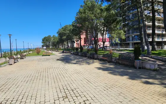 Новый жилой дом в приморском городе Кобулети. Квартиры с видом на море и горы.