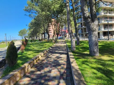 Новый жилой дом в приморском городе Кобулети. Квартиры с видом на море и горы.