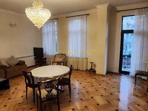 Сдается в аренду двухэтажная квартира в центре города. - სურათი 1