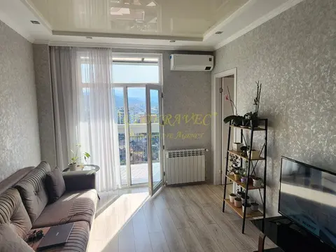 Продается четырехкомнатная квартира в Батуми.