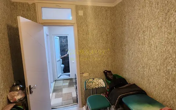 Продается четырехкомнатная квартира в Батуми.