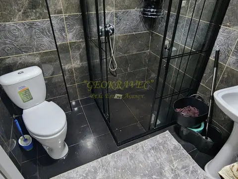 Продается четырехкомнатная квартира в Батуми.