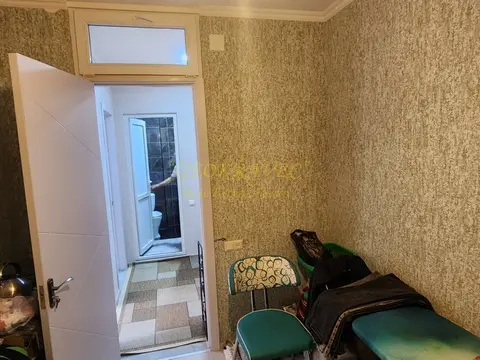 Продается четырехкомнатная квартира в Батуми.