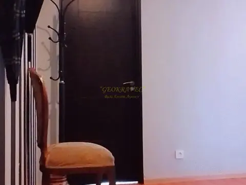 Двухкомнатная квартира на берегу моря.