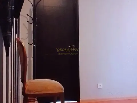 Двухкомнатная квартира на берегу моря.