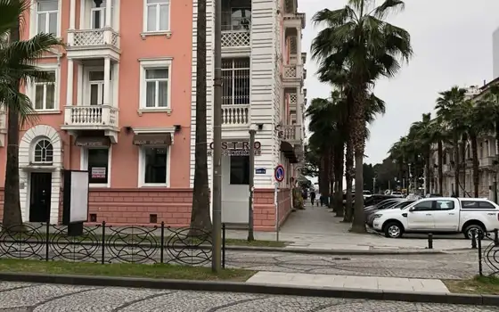 Продается коммерческое помещение в центре города Батуми.
