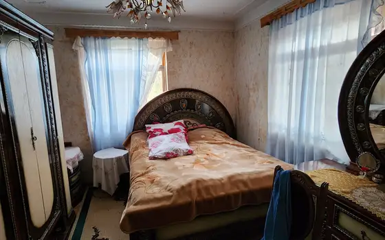 Трехэтажный дом в тихом и спокойном месте в Чакви.