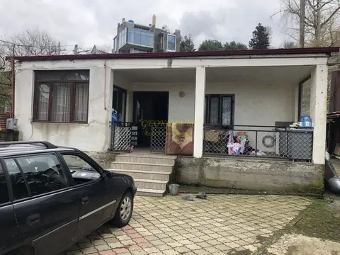 Продается частный дом с земельным участком, шикарным видом на море и город Батуми в тихом районе в Махинджаури. - изображение 1