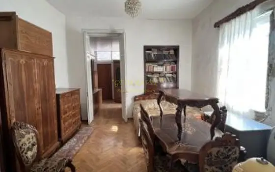 В центре города  Кутаиси продается частный дом. - სურათი 1