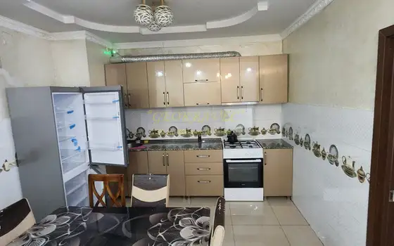 Сдается в аренду трехкомнатная квартира в Батуми.