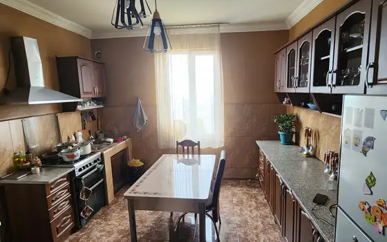 Продается дом с земельным участком в Кобулети.