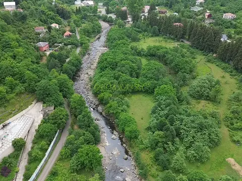 Продается земельный участок на берегу реки.