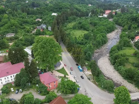 Продается земельный участок на берегу реки.