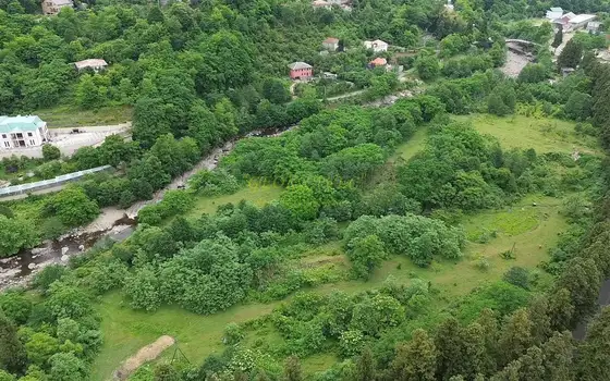 Продается земельный участок на берегу реки.