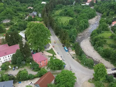 Продается земельный участок на берегу реки.