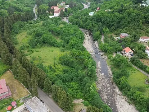 Продается земельный участок на берегу реки.