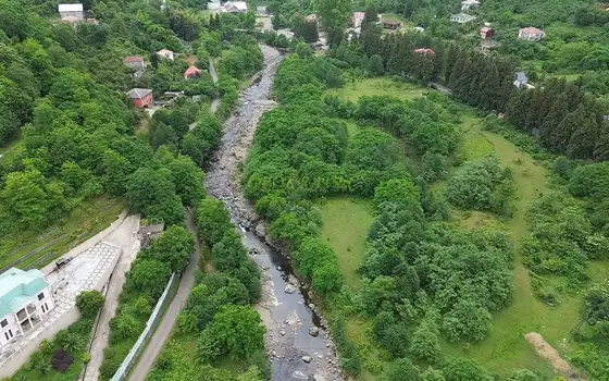 Продается земельный участок на берегу реки.