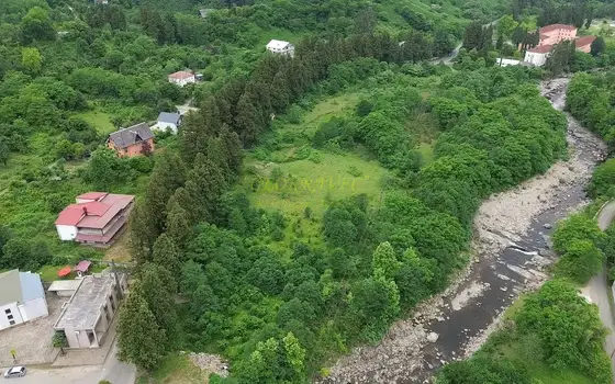 Продается земельный участок на берегу реки.