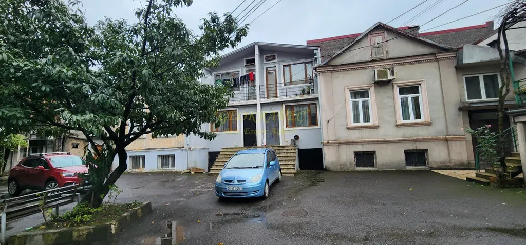 Срочно продается частный дом в старом Батуми.