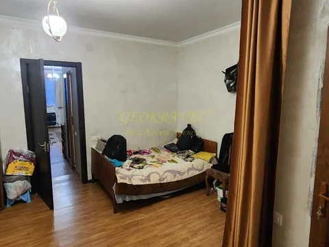 Срочно продается частный дом в старом Батуми.