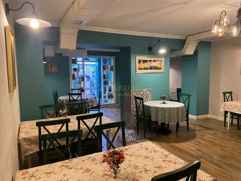 Продается / сдается действующий ресторан в центре города.