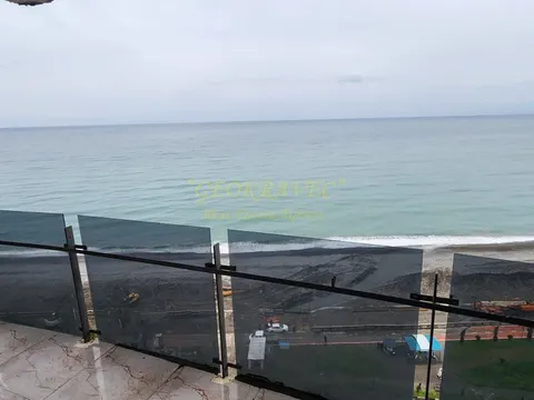 Сдается квартира на берегу моря в городе Батуми.