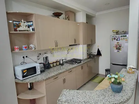 Четырехкомнатная квартира у моря в городе Батуми.