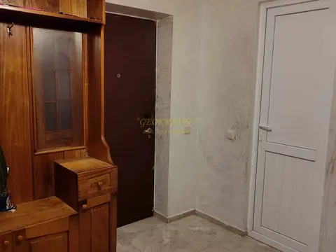 Продается трехкомнатная квартира на улице Джавахишвили.
