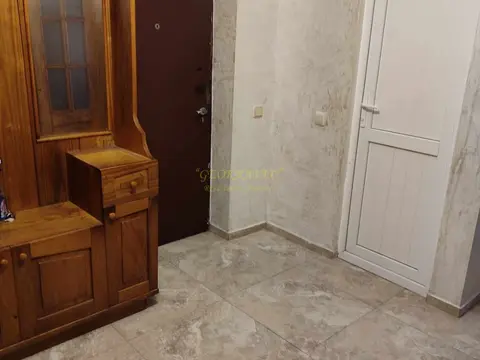 Продается трехкомнатная квартира на улице Джавахишвили.