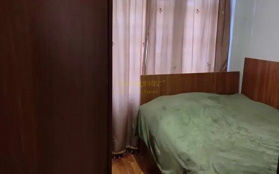 Продается трехкомнатная квартира на улице Джавахишвили.