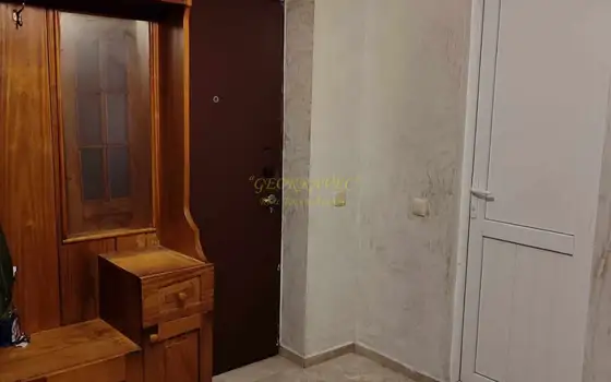 Продается трехкомнатная квартира на улице Джавахишвили.