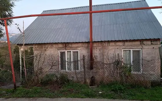 Собственный дом с видом на море и горы.