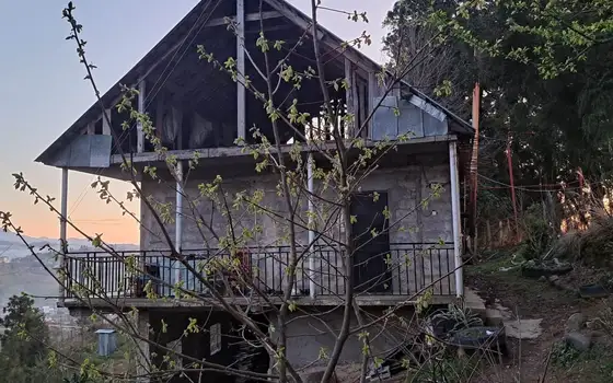 Собственный дом с видом на море и горы.