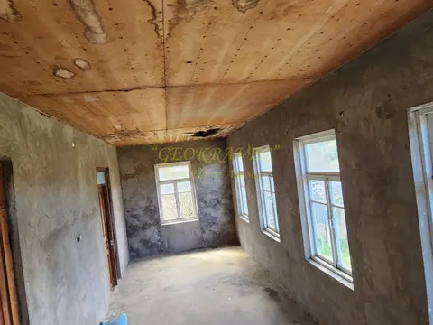 Собственный дом в тихом и спокойном месте.