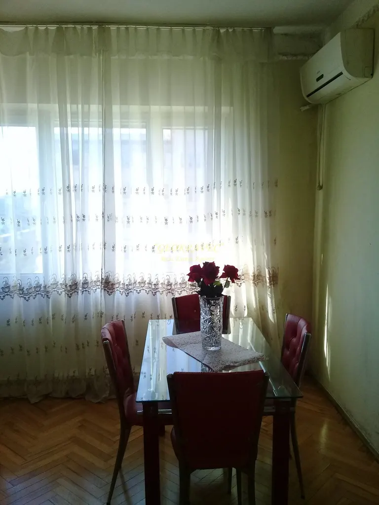 Продается трехкомнатная квартира в городе Батуми.