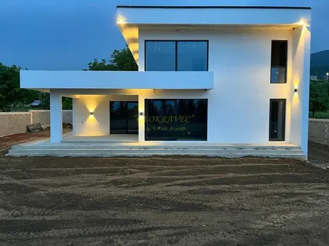 Продается вилла в Сагурамо.