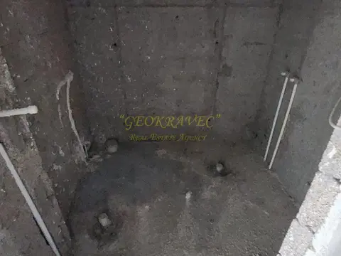 Продается трёхкомнатная квартира у моря с видом на горы и море на 26 этаже .